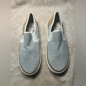 Tommy Bahama slip-on sneakers womens 8.5